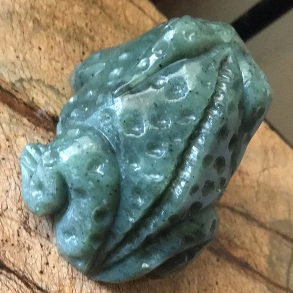 Vintage Heavy Jade Handcarved Frog Detailed